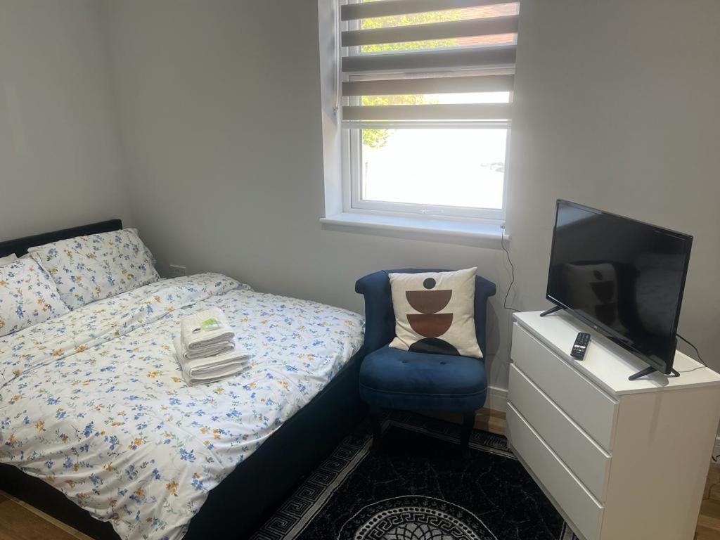 MJ Serviced Apartment: Luxurious West London Living Near Tube Hanwell Exterior photo